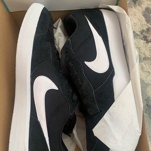 Never worn Nike SB
